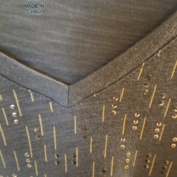 Rebecca Malone Women's Gray V Neck Top With Gold Confetti Studs Size XL - Picture 4 of 8